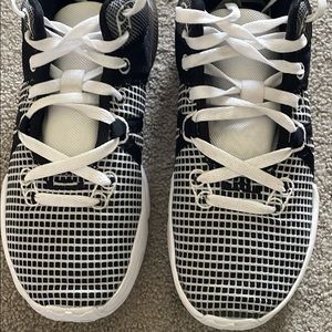 Men’s Lebron James Witness 7